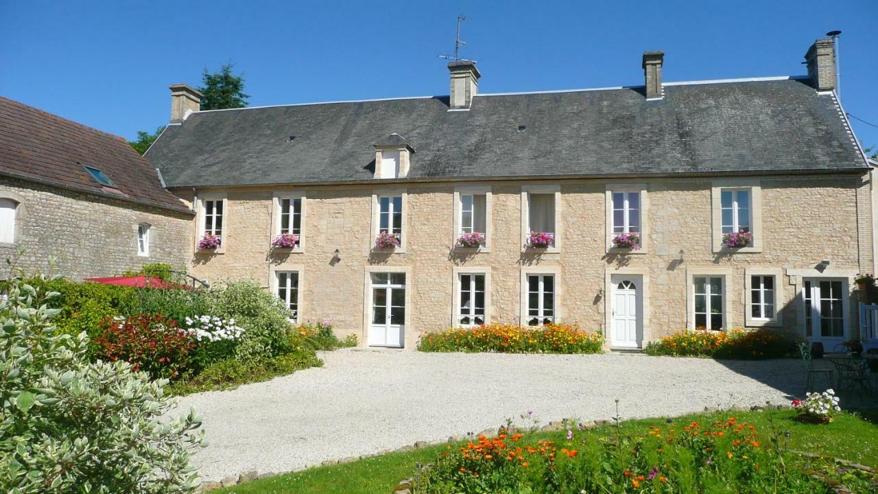 Domaine De La Cour Vautier Bed & Breakfast Mandeville-en-Bessin Bagian luar foto